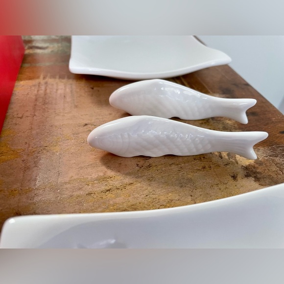 Crate&Barrel Sushi For Two Dish Set - Picture 10 of 10